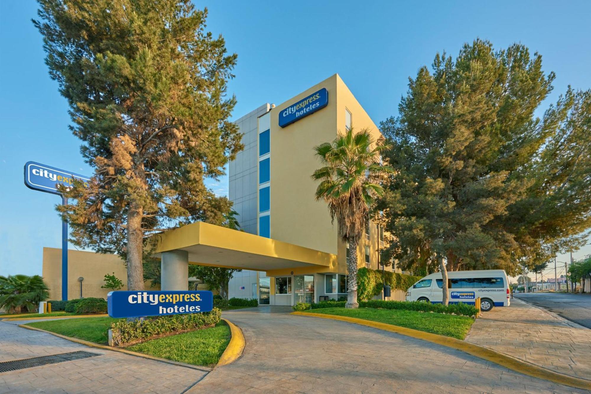 City Express By Marriott Saltillo Norte Bagian luar foto