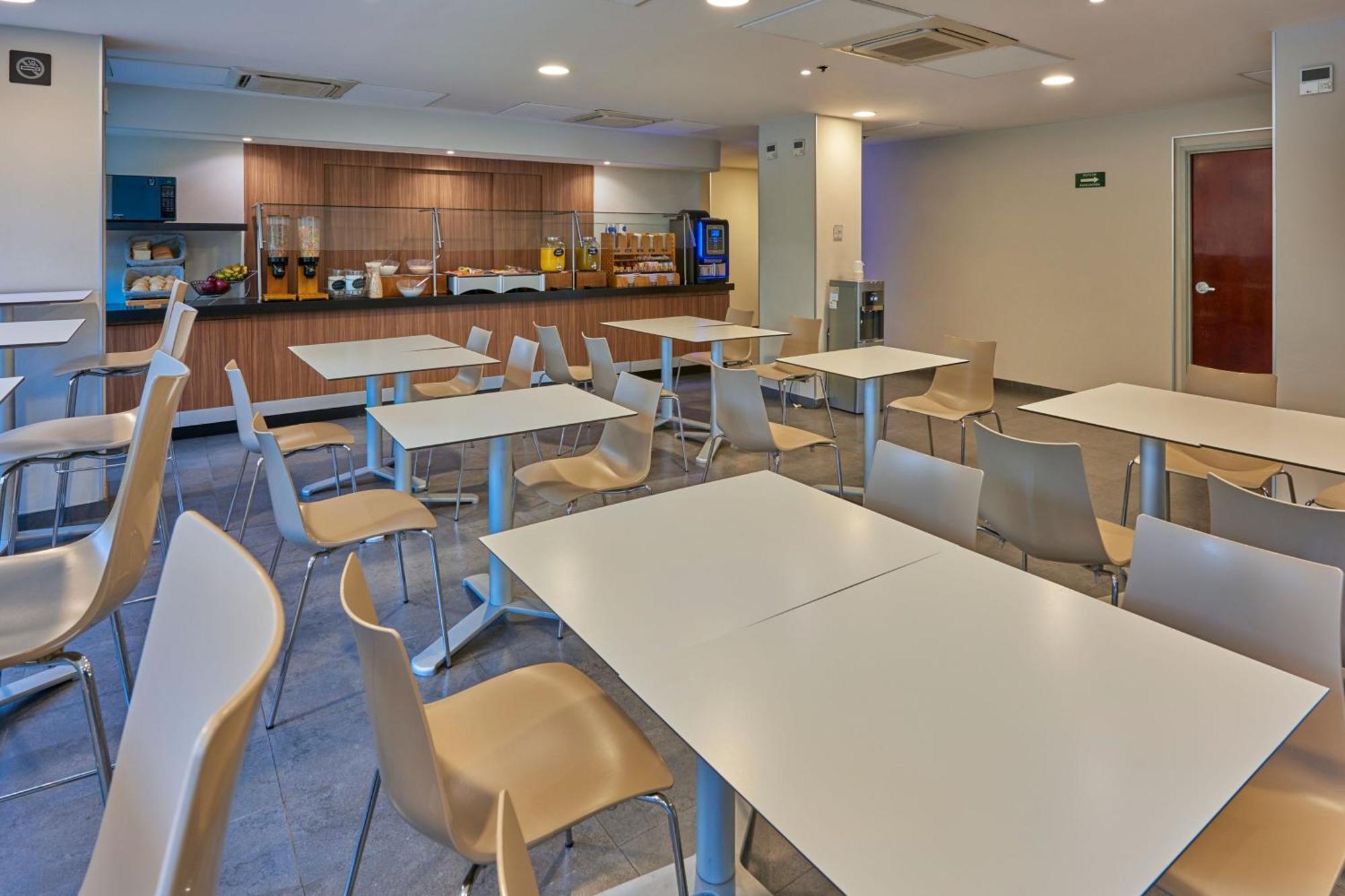 City Express By Marriott Saltillo Norte Bagian luar foto